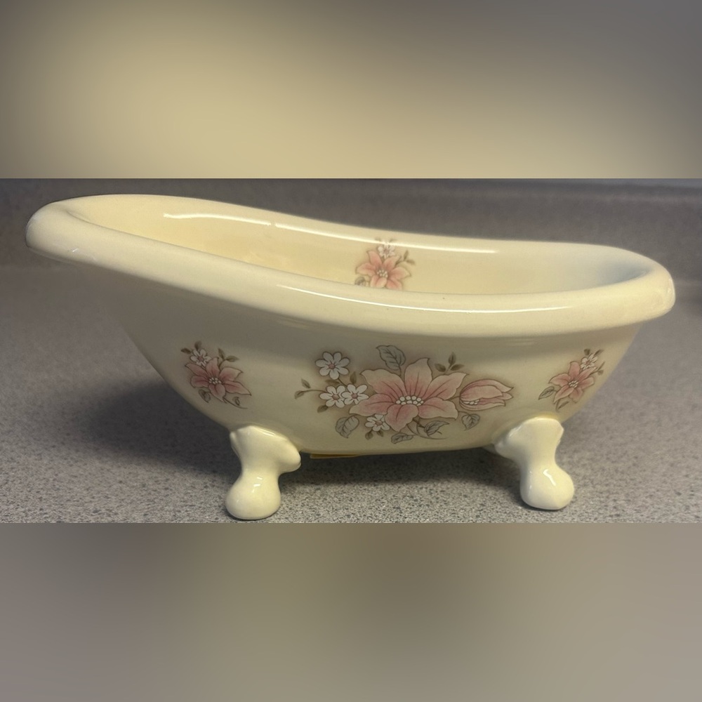 Floral Cream Bathroom Decor Set - Picture 12 of 14